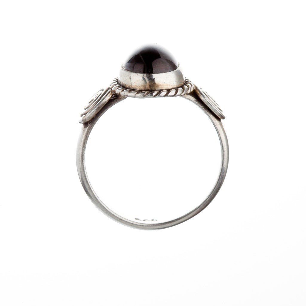 Stone Set Black Star Silver Swirl Detail Ring - Brighton Silver